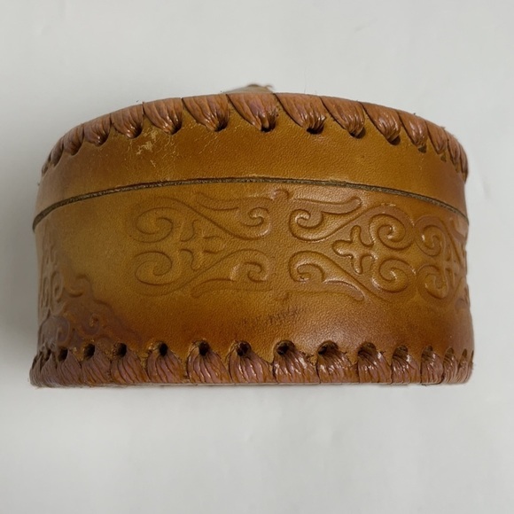 Leather Tooled Handmade Trinket Box Lid - Picture 5 of 16
